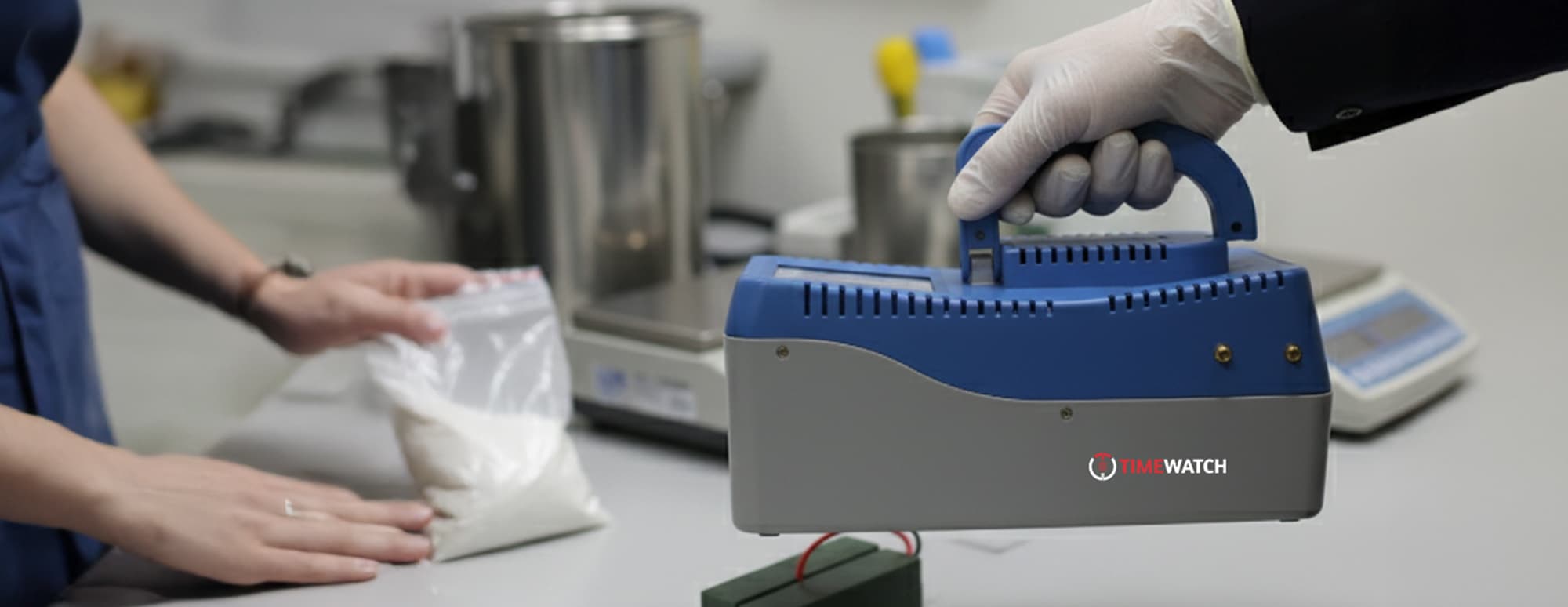 Explosive & Narcotics Detector